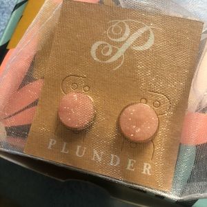Alana earrings from Plunder